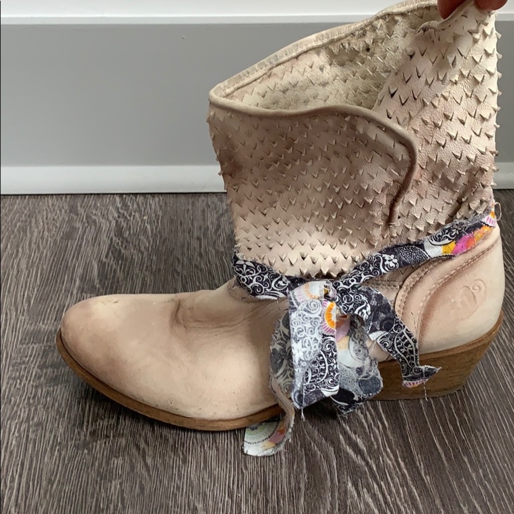 Ankle boots